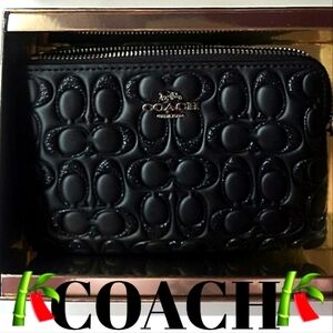 🎋Coach Gift Boxed Embossed C Signature Wristlet